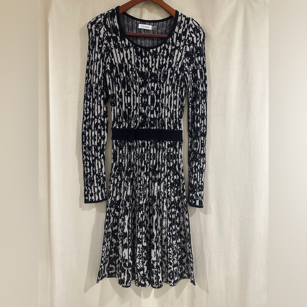 Calvin Klein Midi Long Sleeve Dress Black & BeigePattern